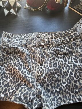 American Eagle Outfitters Leopard-Print Jean Shorts in Neutral Tones